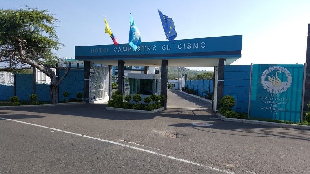 Hotel Campestre El Cisne バランキージャ エクステリア 写真