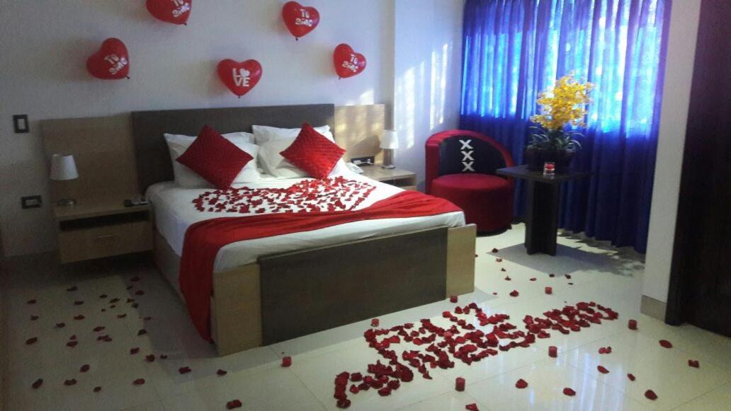 Hotel Campestre El Cisne バランキージャ エクステリア 写真
